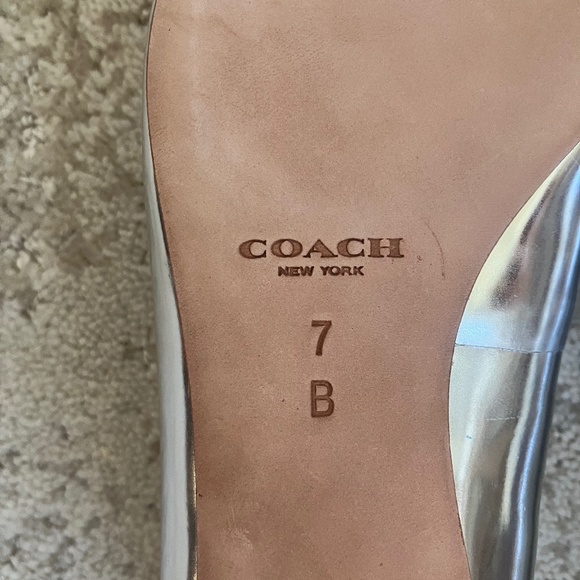 Coach Wilma Metallic Silver Pointed Toe Flats BNIB Size 7 - Picture 10 of 13